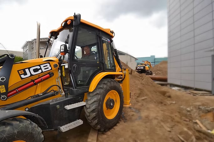 ЭКСКАВАТОР - ПОГРУЗЧИК JCB - 4CX